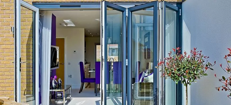 Commercial Door Glass Repair in Richmond, BC